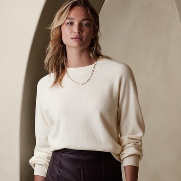 Banana Republic Sweaters - 100% CASHMERE! Banana Republic Sweater, size XL, Only ONE available!